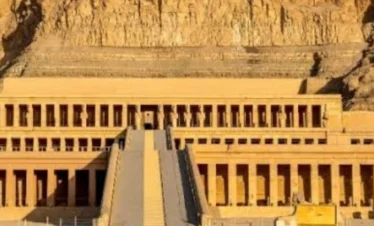 • Hatschepsut Tempel Terrassenansicht