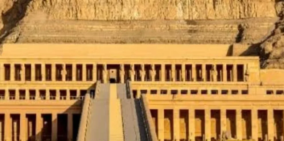 • Hatschepsut Tempel Terrassenansicht